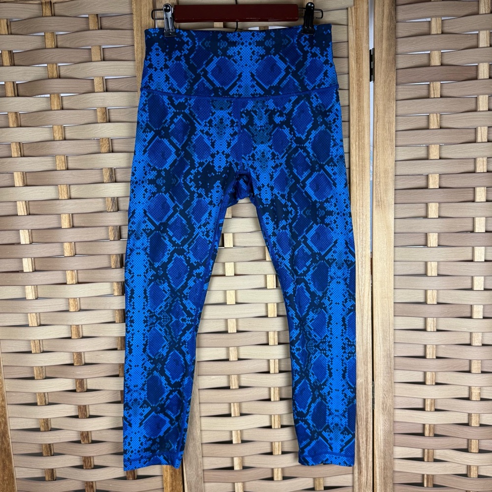 Lululemon Size 8 Athletica Black Cobalt Royal Blue Snake Print Leggings